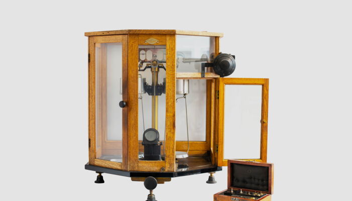 chemical precision scale